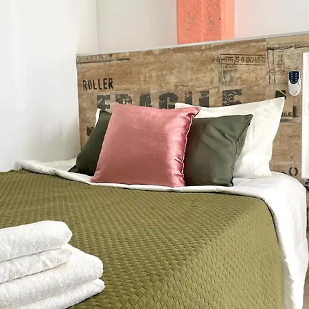 Apartment Own Courtyard And 10 Minutes From The By Bici Valencia